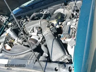 ✅ 1997 Chevrolet Blazer LS • VIN: 1GNDT13WXV2175468 • Lot: 42081531. Wystawiony na IAAI z przebiegiem 148 858 mil. Bezpłatny archiwum sprzedaży aukcyjnych z USA i szczegółowy raport historii pojazdu na DreamBid. Zdjęcie 13.