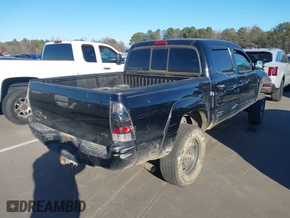✅ 2015 Toyota Tacoma • VIN: 5TFLU4EN8FX118892 • Lot: 44172077. Wystawiony na IAAI z przebiegiem 236 969 mil. Bezpłatny archiwum sprzedaży aukcyjnych z USA i szczegółowy raport historii pojazdu na DreamBid. Zdjęcie 4.