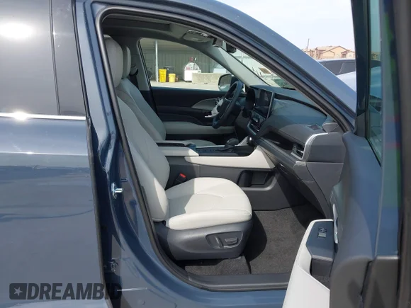 ✅ 2026 Toyota Highlander Hybrid Limited • VIN: 5TDACAB56TS082263 • Lot: 44388262. Wystawiony na IAAI z przebiegiem 3 242 mil. Bezpłatny archiwum sprzedaży aukcyjnych z USA i szczegółowy raport historii pojazdu na DreamBid. Zdjęcie 5.