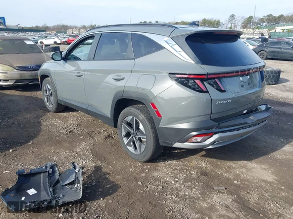 ✅ 2025 Hyundai Tucson SEL Convenience • VIN: 5NMJCCDE6SH490403 • Lot: 43898825. Wystawiony na IAAI z przebiegiem 6 300 mil. Bezpłatny archiwum sprzedaży aukcyjnych z USA i szczegółowy raport historii pojazdu na DreamBid. Zdjęcie 3.