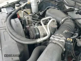 2000 Chevrolet Blazer LS z VIN 1GNCS13W4Y2254590, wystawiony jako IAAI lot #42173829 z przebiegiem 178 991 mil mil oraz . Historia ofert i sprzedaży dostępna na DreamBid. Obrazek 12.