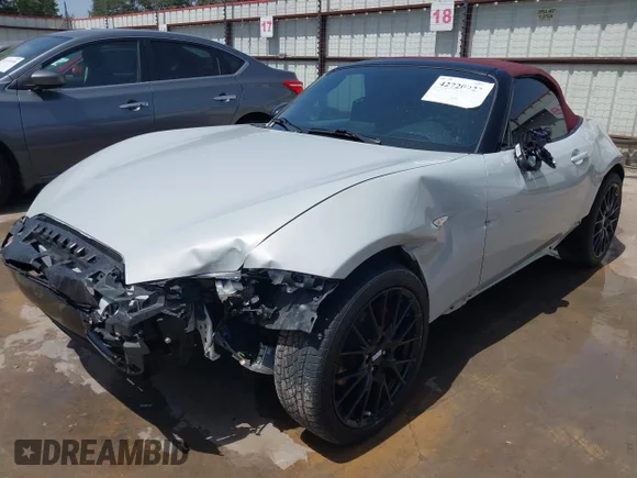 ✅ 2018 Mazda MX-5 Miata Club • VIN: JM1NDAC76J0203789 • Лот: 42720922. Опубликован ранее на IAAI с пробегом 34 196 миль. Бесплатный доступ к архиву аукционных продаж из США и подробный отчёт об истории автомобиля на DreamBid. Изображение 2.