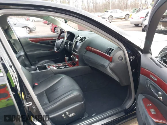 ✅ 2010 Lexus LS 460 L • VIN: JTHDL5EF9A5002268 • Лот: 41395834. Опубликован ранее на IAAI с пробегом 74 397 миль. Бесплатный доступ к архиву аукционных продаж из США и подробный отчёт об истории автомобиля на DreamBid. Изображение 5.