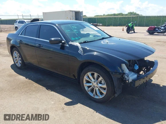 2022 Chrysler 300 Touring