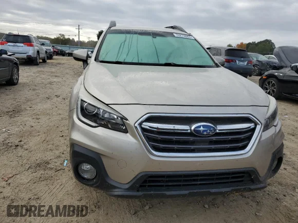 ✅ 2018 Subaru Outback Premium • VIN: 4S4BSACC0J3211807 • Лот: 76274663. Опубліковано раніше на Copart з пробігом 195 098 миль. Безкоштовний доступ до архіву аукціонних продажів зі США та докладний звіт про історію автомобіля на DreamBid. Зображення 5.