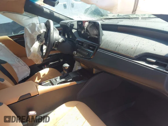 ✅ 2025 Lexus ES 300h • VIN: 58ADA1C16SU057652 • Lot: 40930652. Listed on IAAI with 2,383 mi. Free auction sales archive from the USA and detailed vehicle history report at DreamBid. Image 5.