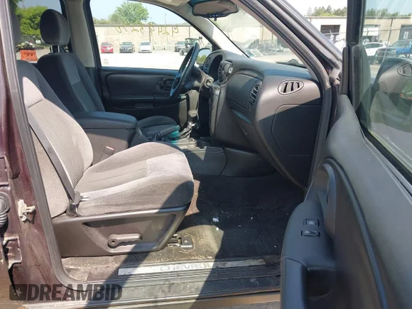 ✅ 2009 Chevrolet TrailBlazer 3LT • VIN: 1GNDT33S492126992 • Лот: 42493270. Опубліковано раніше на IAAI з пробігом 158 070 миль. Безкоштовний доступ до архіву аукціонних продажів зі США та докладний звіт про історію автомобіля на DreamBid. Зображення 5.