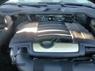 ✅ 2017 Porsche Cayenne • VIN: WP1AA2A22HKA82843 • Lot: 85911835. Wystawiony na Copart z przebiegiem 135 001 mil. Bezpłatny archiwum sprzedaży aukcyjnych z USA i szczegółowy raport historii pojazdu na DreamBid. Zdjęcie 14.