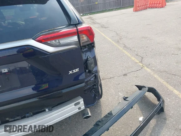 ✅ 2024 Toyota RAV4 XSE • VIN: JTMEB3FV4RD185874 • Lot: 44710991. Wystawiony na IAAI z przebiegiem Nie podano. Bezpłatny archiwum sprzedaży aukcyjnych z USA i szczegółowy raport historii pojazdu na DreamBid. Zdjęcie 13.