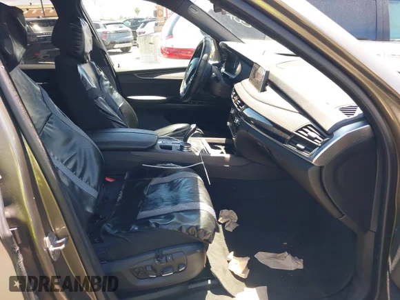 ✅ 2017 BMW X5 sDrive35i • VIN: 5UXKR2C36H0U24566 • Lot: 45229846. Wystawiony na IAAI z przebiegiem 79 698 mil. Bezpłatny archiwum sprzedaży aukcyjnych z USA i szczegółowy raport historii pojazdu na DreamBid. Zdjęcie 5.