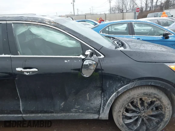 ✅ 2020 Kia Sorento EX • VIN: 5XYPH4A52LG710590 • Lot: 43903794. Wystawiony na IAAI z przebiegiem 119 235 mil. Bezpłatny archiwum sprzedaży aukcyjnych z USA i szczegółowy raport historii pojazdu na DreamBid. Zdjęcie 6.