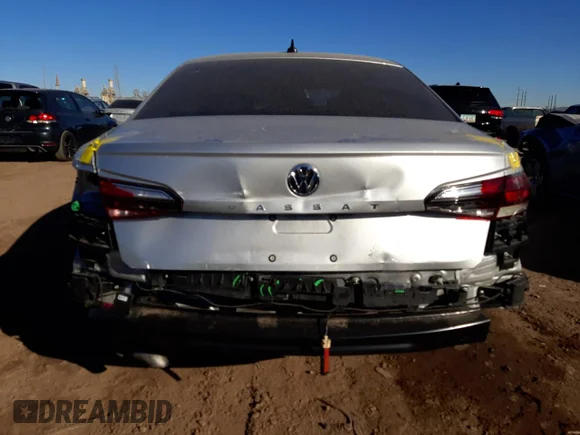 ✅ 2020 Volkswagen Passat SE • VIN: 1VWWA7A38LC024619 • Lot: 40283213. Wystawiony na Copart z przebiegiem 28 860 mil. Bezpłatny archiwum sprzedaży aukcyjnych z USA i szczegółowy raport historii pojazdu na DreamBid. Zdjęcie 6.