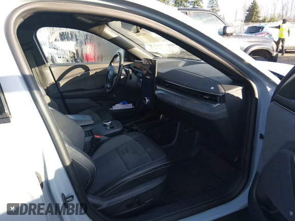 ✅ 2024 Ford Mustang Mach-E GT • VIN: 3FMTK4SX0RMA11871 • Lot: 44316500. Wystawiony na IAAI z przebiegiem 38 276 mil. Bezpłatny archiwum sprzedaży aukcyjnych z USA i szczegółowy raport historii pojazdu na DreamBid. Zdjęcie 5.