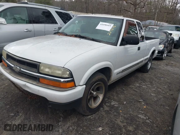 ✅ 2003 Chevrolet S-10 • VIN: 1GCCS19H238227878 • Lot: 41690169. Wystawiony na IAAI z przebiegiem 238 823 mil. Bezpłatny archiwum sprzedaży aukcyjnych z USA i szczegółowy raport historii pojazdu na DreamBid. Zdjęcie 2.