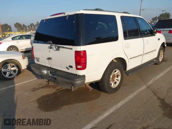 ✅ 2001 Ford Expedition XLT • VIN: 1FMRU15L91LB71538 • Лот: 44287425. Опубліковано раніше на IAAI з пробігом 283 060 миль. Безкоштовний доступ до архіву аукціонних продажів зі США та докладний звіт про історію автомобіля на DreamBid. Зображення 4.