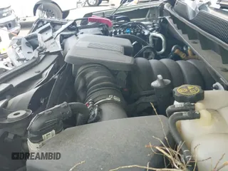 ✅ 2022 Chevrolet Suburban Premier • VIN: 1GNSKFKD9NR183852 • Lot: 42583343. Wystawiony na IAAI z przebiegiem 74 421 mil. Bezpłatny archiwum sprzedaży aukcyjnych z USA i szczegółowy raport historii pojazdu na DreamBid. Zdjęcie 19.