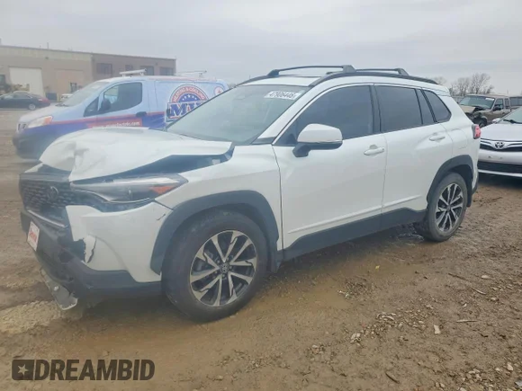 ✅ 2024 Toyota Corolla Cross XLE • VIN: 7MUDAAAG8RV084715 • Lot: 47906446. Listed on Copart with 11,803 mi. Free auction sales archive from the USA and detailed vehicle history report at DreamBid. Image 1.