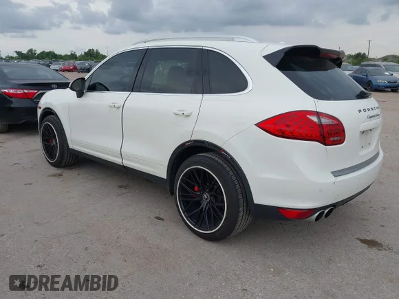 ✅ 2012 Porsche Cayenne Turbo • VIN: WP1AC2A22CLA81995 • Лот: 42125553. Опубліковано раніше на IAAI з пробігом 28 945 миль. Безкоштовний доступ до архіву аукціонних продажів зі США та докладний звіт про історію автомобіля на DreamBid. Зображення 3.