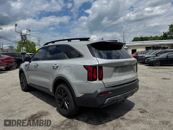✅ 2022 Kia Sorento X-Line S • VIN: 5XYRLDLC1NG092619 • Lot: 45357843. Wystawiony na IAAI z przebiegiem 98 113 mil. Bezpłatny archiwum sprzedaży aukcyjnych z USA i szczegółowy raport historii pojazdu na DreamBid. Zdjęcie 3.