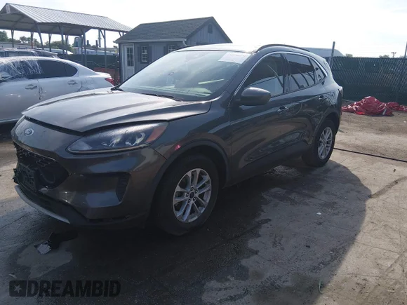 ✅ 2020 Ford Escape SE • VIN: 1FMCU9G62LUC27988 • Lot: 45332201. Wystawiony na IAAI z przebiegiem 135 851 mil. Bezpłatny archiwum sprzedaży aukcyjnych z USA i szczegółowy raport historii pojazdu na DreamBid. Zdjęcie 2.