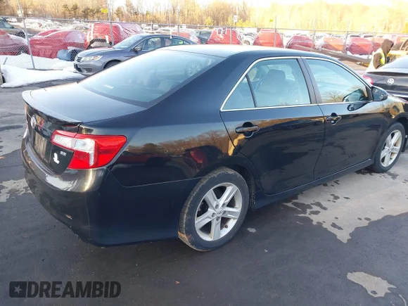 ✅ 2013 Toyota Camry SE • VIN: 4T1BF1FK4DU651132 • Lot: 44495792. Wystawiony na IAAI z przebiegiem 205 018 mil. Bezpłatny archiwum sprzedaży aukcyjnych z USA i szczegółowy raport historii pojazdu na DreamBid. Zdjęcie 4.
