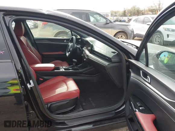 ✅ 2025 Kia K5 GT-Line • VIN: KNAG64J78S5311310 • Lot: 43540606. Wystawiony na IAAI z przebiegiem 9 794 mil. Bezpłatny archiwum sprzedaży aukcyjnych z USA i szczegółowy raport historii pojazdu na DreamBid. Zdjęcie 5.