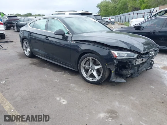 ✅ 2018 Audi A5 Sportback Prestige • VIN: WAUFNCF52JA043893 • Lot: 42294353. Wystawiony na IAAI z przebiegiem 93 198 mil. Bezpłatny archiwum sprzedaży aukcyjnych z USA i szczegółowy raport historii pojazdu na DreamBid. Zdjęcie 1.