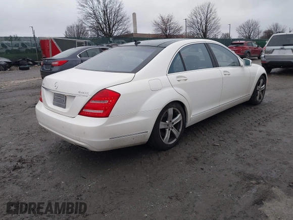 ✅ 2013 Mercedes-Benz S 550 • VIN: WDDNG9EB1DA536008 • Lot: 44683972. Wystawiony na IAAI z przebiegiem 110 749 mil. Bezpłatny archiwum sprzedaży aukcyjnych z USA i szczegółowy raport historii pojazdu na DreamBid. Zdjęcie 4.