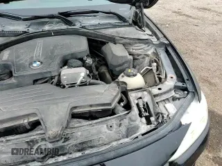 ✅ 2018 BMW 3 Series 320i • VIN: WBA8A9C57JAH13422 • Лот: 63499235. Опубликован ранее на Copart с пробегом 116 784 миль. Бесплатный доступ к архиву аукционных продаж из США и подробный отчёт об истории автомобиля на DreamBid. Изображение 13.