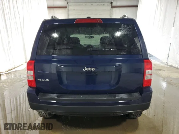 ✅ 2016 Jeep Patriot Sport • VIN: 1C4NJRBB5GD650824 • Lot: 72517614. Wystawiony na Copart z przebiegiem 134 606 mil. Bezpłatny archiwum sprzedaży aukcyjnych z USA i szczegółowy raport historii pojazdu na DreamBid. Zdjęcie 6.