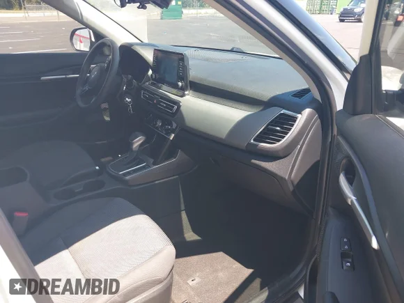 ✅ 2023 Kia Seltos LX • VIN: KNDEPCAA6P7453325 • Lot: 42906853. Wystawiony na IAAI z przebiegiem 51 969 mil. Bezpłatny archiwum sprzedaży aukcyjnych z USA i szczegółowy raport historii pojazdu na DreamBid. Zdjęcie 5.