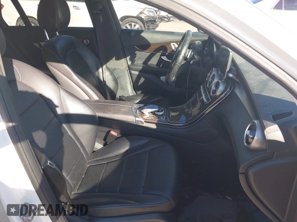 ✅ 2016 Mercedes-Benz GLC 300 • VIN: WDC0G4JB8GF009422 • Lot: 44338312. Wystawiony na IAAI z przebiegiem 85 889 mil. Bezpłatny archiwum sprzedaży aukcyjnych z USA i szczegółowy raport historii pojazdu na DreamBid. Zdjęcie 5.