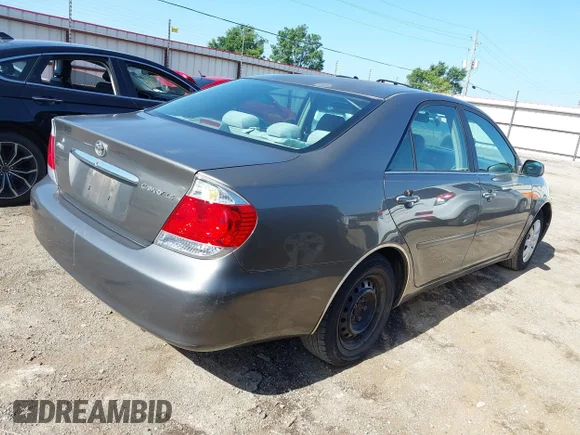 ✅ 2006 Toyota Camry LE • VIN: 4T1BE32K56U742000 • Lot: 42775831. Wystawiony na IAAI z przebiegiem 223 004 mil. Bezpłatny archiwum sprzedaży aukcyjnych z USA i szczegółowy raport historii pojazdu na DreamBid. Zdjęcie 4.