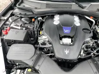 ✅ 2021 Maserati Quattroporte S Q4 • VIN: ZAM56YRA3M1371485 • Lot: 93248495. Wystawiony na Copart z przebiegiem 38 962 mil. Bezpłatny archiwum sprzedaży aukcyjnych z USA i szczegółowy raport historii pojazdu na DreamBid. Zdjęcie 13.