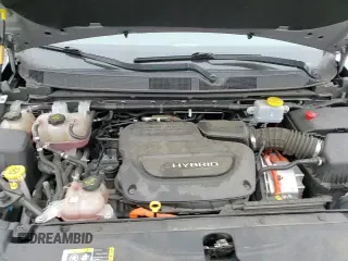 ✅ 2018 Chrysler Pacifica Hybrid Touring L • VIN: 2C4RC1L7XJR359313 • Lot: 70486795. Listed on Copart with 67,101 mi. Free auction sales archive from the USA and detailed vehicle history report at DreamBid. Image 16.