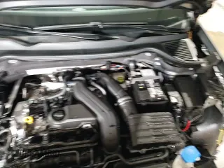 ✅ 2025 Volkswagen Taos SE • VIN: 3VVVC7B2XSM028829 • Lot: 69032645. Wystawiony na Copart z przebiegiem 1 362 mil. Bezpłatny archiwum sprzedaży aukcyjnych z USA i szczegółowy raport historii pojazdu na DreamBid. Zdjęcie 16.