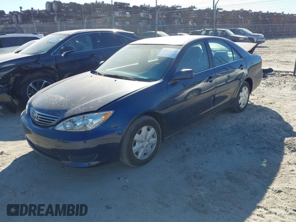 ✅ 2005 Toyota Camry LE • VIN: 4T1BE32K85U383370 • Lot: 43660175. Wystawiony na IAAI z przebiegiem 247 995 mil. Bezpłatny archiwum sprzedaży aukcyjnych z USA i szczegółowy raport historii pojazdu na DreamBid. Zdjęcie 2.