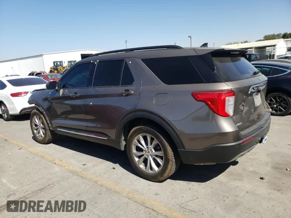✅ 2021 Ford Explorer XLT • VIN: 1FMSK8DH0MGA06195 • Lot: 72971004. Wystawiony na Copart z przebiegiem 53 283 mil. Bezpłatny archiwum sprzedaży aukcyjnych z USA i szczegółowy raport historii pojazdu na DreamBid. Zdjęcie 2.