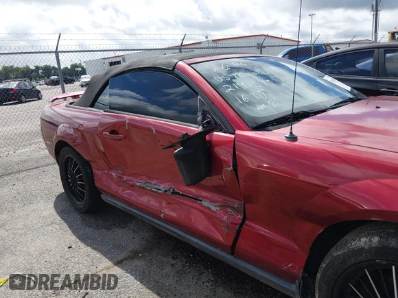 ✅ 2005 Ford Mustang Deluxe • VIN: 1ZVFT84N155219059 • Lot: 45205920. Listed on IAAI with 188,145 mi. Free auction sales archive from the USA and detailed vehicle history report at DreamBid. Image 6.