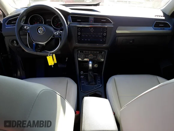 ✅ 2020 Volkswagen Tiguan SE • VIN: 3VV3B7AX7LM115550 • Лот: 37480173. Опубликован ранее на Copart с пробегом 42 759 миль. Бесплатный доступ к архиву аукционных продаж из США и подробный отчёт об истории автомобиля на DreamBid. Изображение 8.