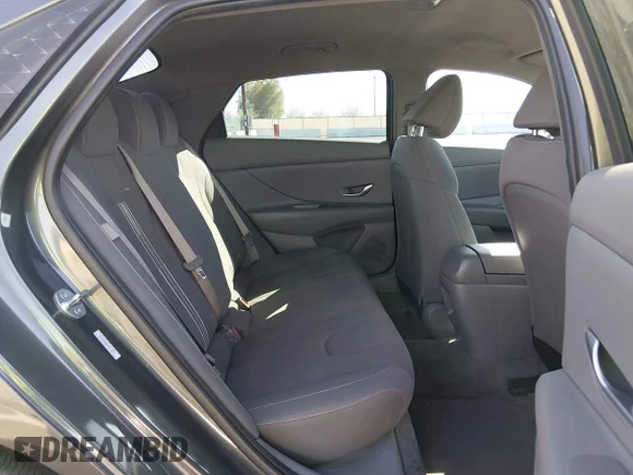 ✅ 2024 Hyundai Elantra SEL • VIN: KMHLM4DG3RU638244 • Lot: 44556778. Wystawiony na IAAI z przebiegiem 47 576 mil. Bezpłatny archiwum sprzedaży aukcyjnych z USA i szczegółowy raport historii pojazdu na DreamBid. Zdjęcie 8.