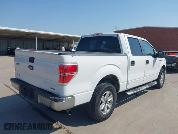 ✅ 2013 Ford F-150 XL • VIN: 1FTEW1CM2DFD25583 • Lot: 42915235. Wystawiony na IAAI z przebiegiem 238 254 mil. Bezpłatny archiwum sprzedaży aukcyjnych z USA i szczegółowy raport historii pojazdu na DreamBid. Zdjęcie 4.
