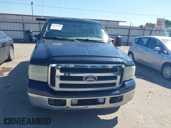 ✅ 2005 Ford F-250 XL • VIN: 1FTSX20P25EA30611 • Lot: 43499583. Wystawiony na IAAI z przebiegiem 288 234 mil. Bezpłatny archiwum sprzedaży aukcyjnych z USA i szczegółowy raport historii pojazdu na DreamBid. Zdjęcie 6.