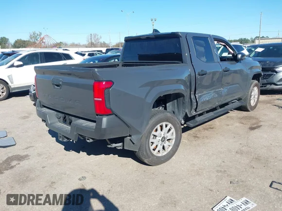 ✅ 2024 Toyota Tacoma SR • VIN: 3TYKD5HN9RT012799 • Lot: 44154333. Wystawiony na IAAI z przebiegiem 14 372 mil. Bezpłatny archiwum sprzedaży aukcyjnych z USA i szczegółowy raport historii pojazdu na DreamBid. Zdjęcie 4.