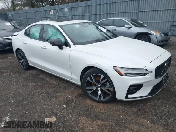 2024 Volvo S60 Core Dark Theme