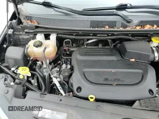 ✅ 2022 Chrysler Voyager LX • VIN: 2C4RC1CG9NR163272 • Lot: 69702185. Wystawiony na Copart z przebiegiem 87 377 mil. Bezpłatny archiwum sprzedaży aukcyjnych z USA i szczegółowy raport historii pojazdu na DreamBid. Zdjęcie 16.