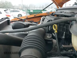 ✅ 2007 Ford F-250 • VIN: 1FDNF21557EA12597 • Lot: 41454655. Wystawiony na IAAI z przebiegiem 51 917 mil. Bezpłatny archiwum sprzedaży aukcyjnych z USA i szczegółowy raport historii pojazdu na DreamBid. Zdjęcie 12.