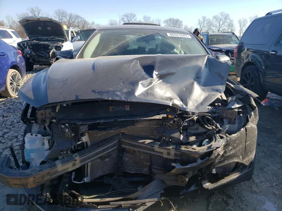✅ 2017 Ford Fusion SE • VIN: 3FA6P0H70HR109017 • Lot: 68441942. Wystawiony na Copart z przebiegiem 60 030 mil. Bezpłatny archiwum sprzedaży aukcyjnych z USA i szczegółowy raport historii pojazdu na DreamBid. Zdjęcie 5.
