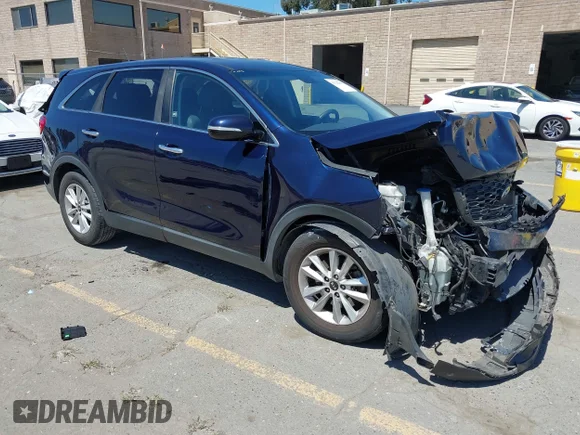 ✅ 2020 Kia Sorento LX • VIN: 5XYPG4A5XLG616671 • Лот: 45121481. Опубликован ранее на IAAI с пробегом 127 465 миль. Бесплатный доступ к архиву аукционных продаж из США и подробный отчёт об истории автомобиля на DreamBid. Изображение 1.