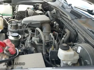 ✅ 2019 Toyota Tacoma SR • VIN: 5TFSX5EN1KX065827 • Lot: 42039868. Listed on IAAI with 60,457 mi. Free auction sales archive from the USA and detailed vehicle history report at DreamBid. Image 13.